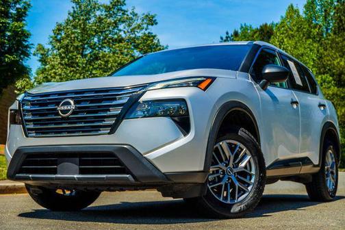 Brilliant Silver Metallic 2024 Nissan Rogue S