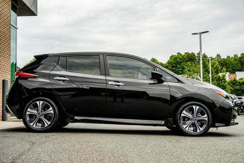 Super Black 2021 Nissan Leaf SV 40 kWh
