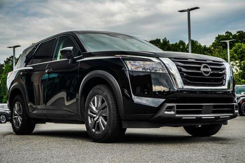 Super Black 2025 Nissan Pathfinder S FWD