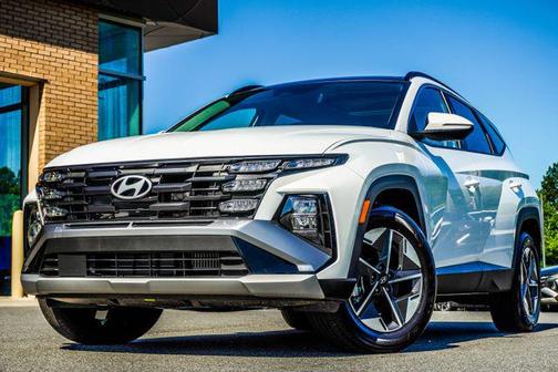 Creamy White Pearl 2025 Hyundai TUCSON Hybrid SEL Convenience