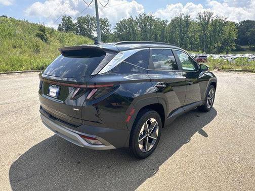 Phantom Black 2025 Hyundai TUCSON SEL Convenience