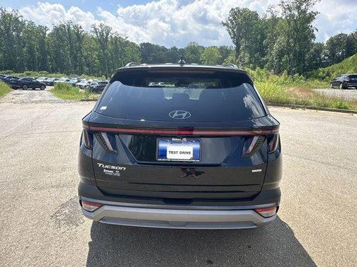 Phantom Black 2025 Hyundai TUCSON SEL Convenience