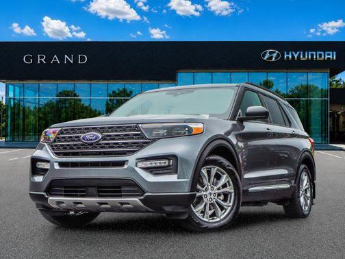 Carbonized Gray Metallic 2023 Ford Explorer XLT
