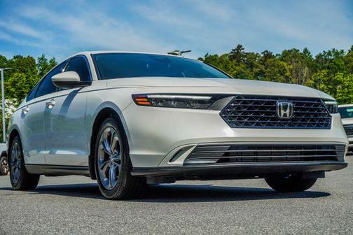 Platinum White Pearl 2023 Honda Accord EX