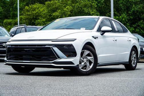 Serenity White 2025 Hyundai SONATA SE