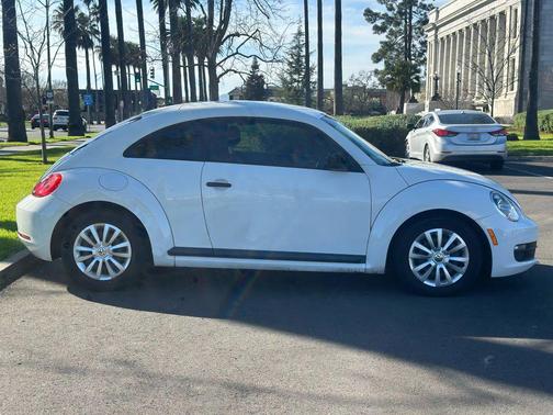 2012 Volkswagen Beetle Base