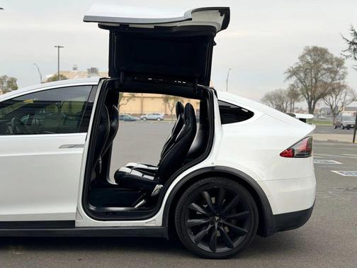2017 Tesla Model X 75D