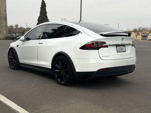 2017 Tesla Model X 75D