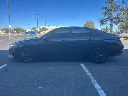 Phantom Black 2021 Hyundai ELANTRA SEL