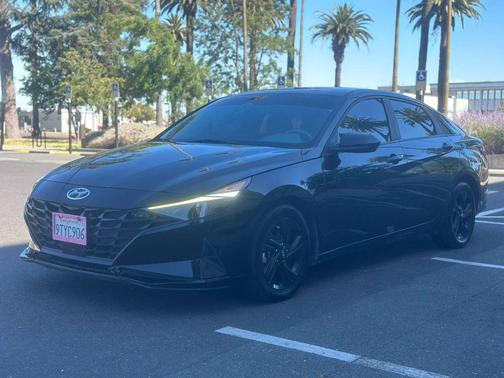 Phantom Black 2021 Hyundai ELANTRA SEL