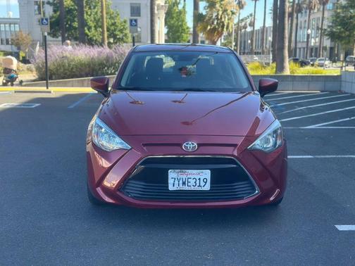 Pulse 2017 Toyota Yaris iA Base