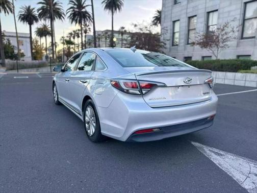 2016 Hyundai SONATA Hybrid SE
