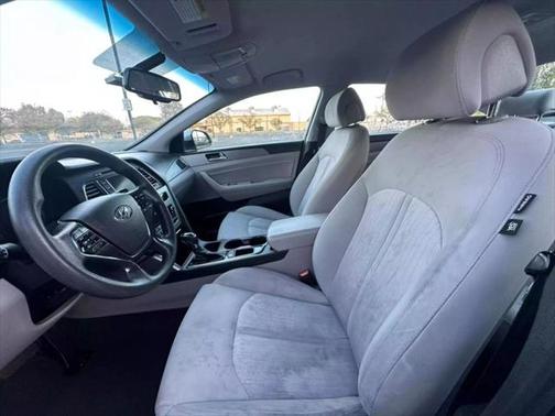 2016 Hyundai SONATA Hybrid SE