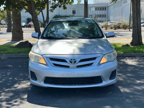 Classic Silver Metallic 2012 Toyota Corolla LE
