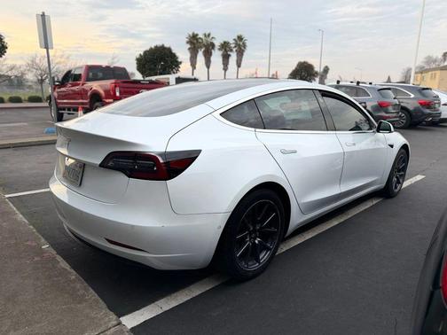 2019 Tesla Model 3 Mid Range