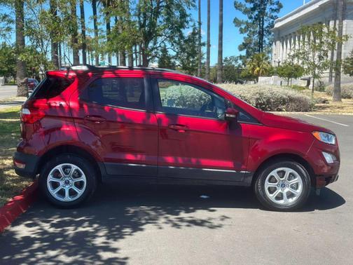 Ruby Red Metallic Tinted Clearcoat 2020 Ford EcoSport SE