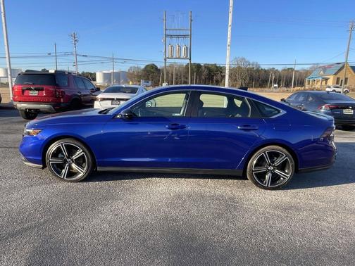 2025 Honda Accord Hybrid 