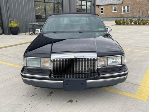 1994 Lincoln Town Car Signature