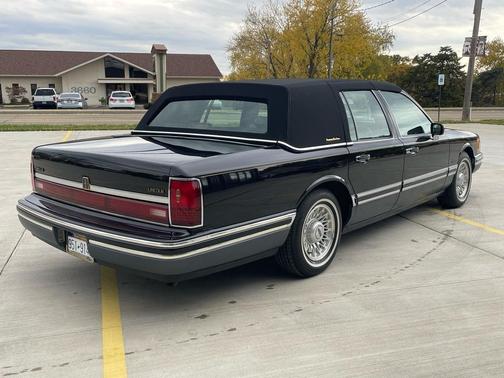 1994 Lincoln Town Car Signature