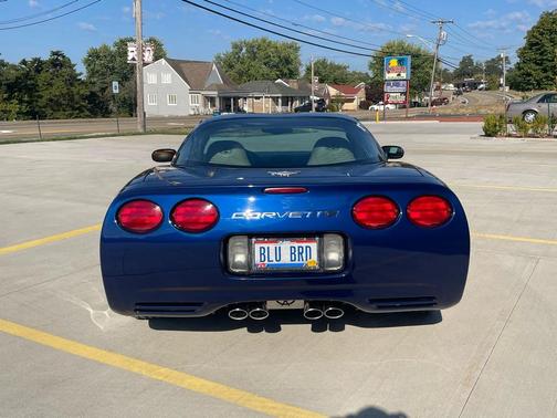 2004 Chevrolet Corvette Base