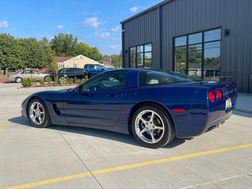 2004 Chevrolet Corvette Base