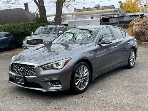 2022 INFINITI Q50 LUXE