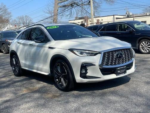 Majestic White 2023 INFINITI QX55 LUXE