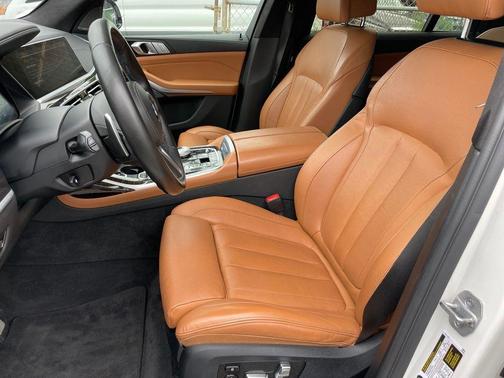 Alpine White 2021 BMW X7 xDrive40i
