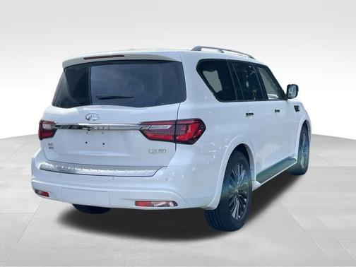 Moonstone 2023 INFINITI QX80 PREMIUM SELECT