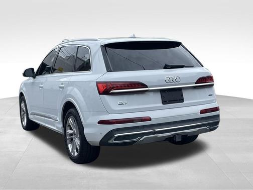 Glacier White Metallic 2021 Audi Q7 45 Premium Plus
