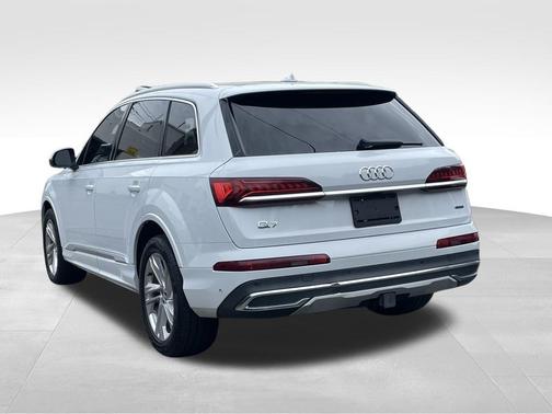 Glacier White Metallic 2021 Audi Q7 45 Premium Plus