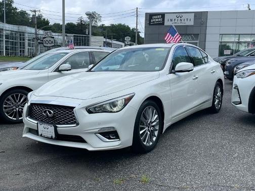 2022 INFINITI Q50 LUXE