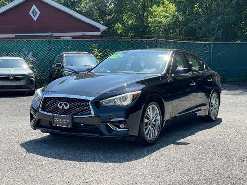 2022 INFINITI Q50 LUXE