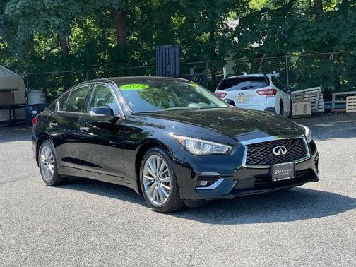 2022 INFINITI Q50 LUXE