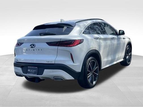 Majestic White 2023 INFINITI QX55 LUXE