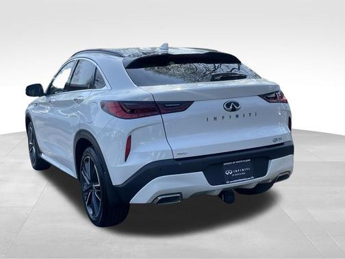 Majestic White 2023 INFINITI QX55 LUXE