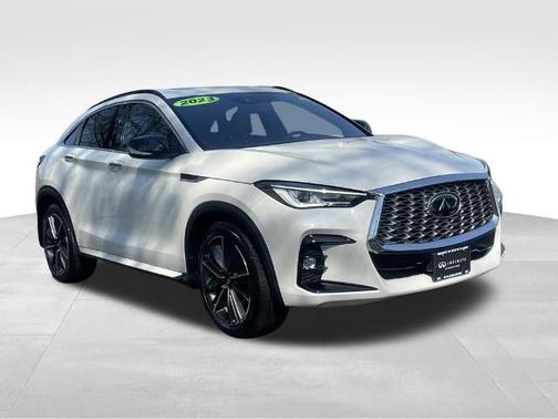 Majestic White 2023 INFINITI QX55 LUXE