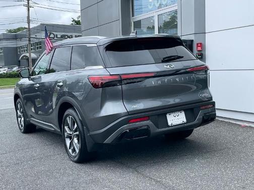 2024 INFINITI QX60 LUXE