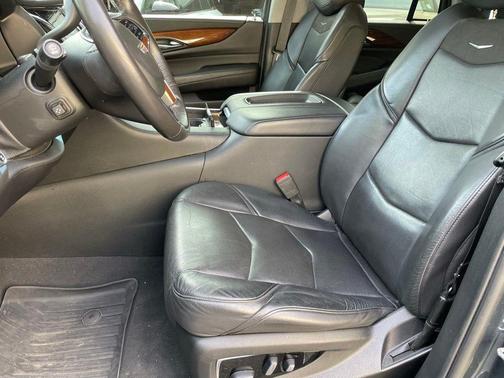 Shadow 2019 Cadillac Escalade Luxury