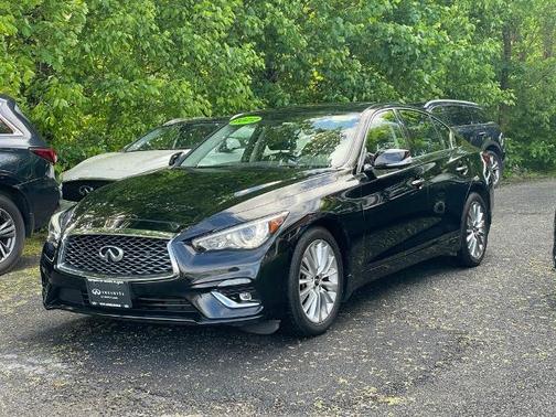 2022 INFINITI Q50 LUXE