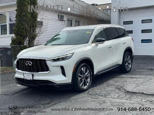 Majestic White 2023 INFINITI QX60 LUXE