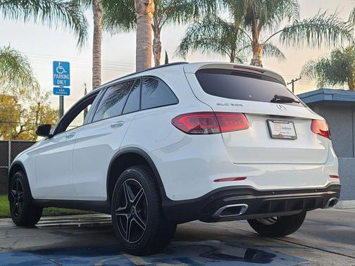 White 2022 Mercedes-Benz GLC 300 Base