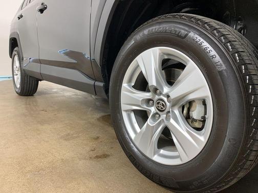 2021 Toyota RAV4 Hybrid LE