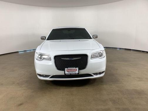 Bright White Clearcoat 2018 Chrysler 300 Limited