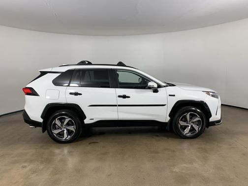 2023 Toyota RAV4 Prime SE