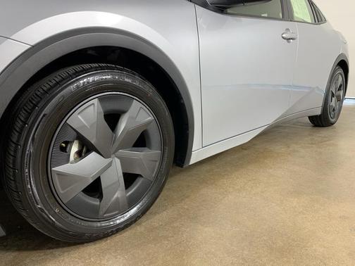 2023 Toyota Prius LE