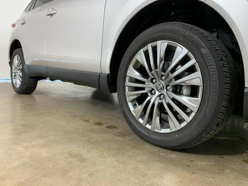 2023 Toyota Venza XLE