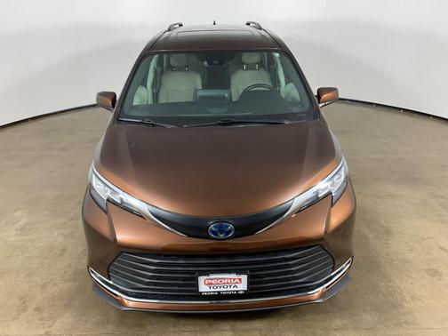 2022 Toyota Sienna XLE