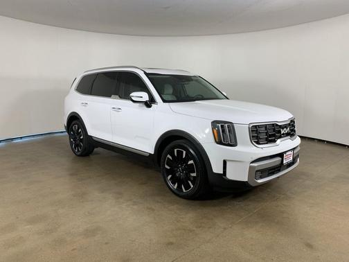 Glacial White Pearl 2023 Kia Telluride SX