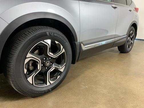 Lunar Silver Metallic 2019 Honda CR-V Touring